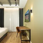 Porta E Alpeve Hotell *