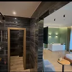 Porta E Alpeve Hotel *