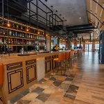 Porta E Alpeve Hotel *