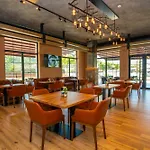 Porta E Alpeve Hotel *